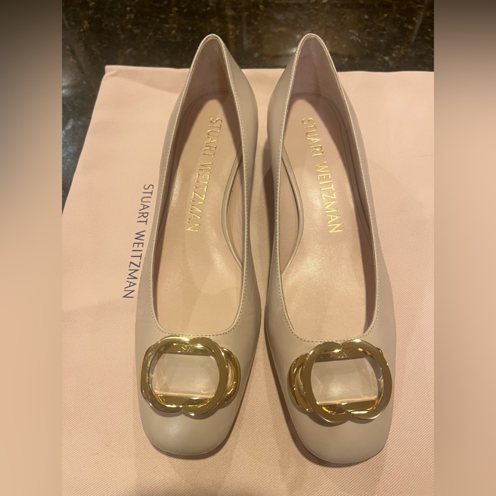 Stuart Weizman Anicia 25 in Dolce Taupe (Light pinkish hue)